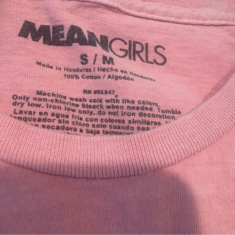 Mean Girls Pink Graphic T-Shirt On Wednesday We Wear Pink Size S/M 100% Cotton - Picture 3 of 5